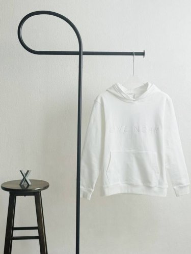 款号Xb49 givenchy 纪梵希前后字母图案刺绣连帽卫衣 黑白双色 面料采用400克毛圈高克重95棉5氢纶1 1双纱洗一辈子都不会变形的 男女同款 官网细