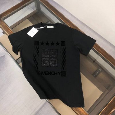 Cgiv*Enchy 纪梵希 2025最新款短袖T恤，绝对的顶级爆款，原版一比一面料，胸前植绒Logo更显得不凡跟高档，大气，简约，基础，耐看，但又独具风格，结