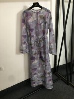 款号20251606 Zimmermann新款 紫色花朵印花 系带收腰长袖连衣裙，配吊带里衬，S-Xl， M码；胸围88，长69；肩宽38，胸围98，袖长62，