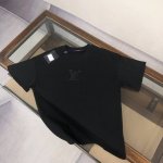 Louis Vuitton Lv 25Ss专柜同款圆领短袖T恤 ～情侣款～前后品牌Logo标志刺绣设计 简约大气～定制棉质面料 ～厚板立体！衣服偏厚使整体高透气