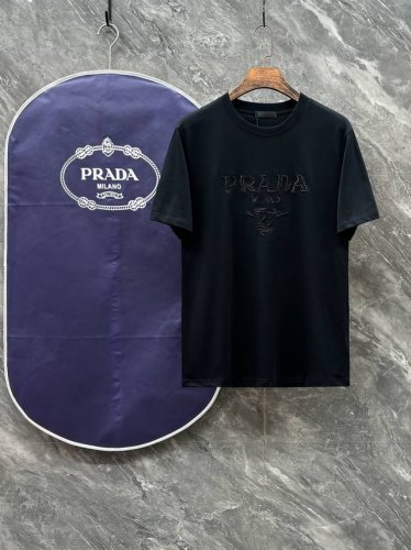 pra25Ss春夏新款平纹针织棉布圆领短Tee 男女同款残缺刺绣标识休闲短袖T恤衫 贸易公司渠道稀出 领先官网发售 p家新款纯色T恤 从面料到设计 无不透露出独
