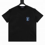 Louis Vuitton 路易威登 菲董设计秀场员工服短袖T恤 官网秀场限定员工服，32支精疏棉双纱面料，1*1索拉纳罗纹，胶桨印花，面料酵洗，定制辅料，宽松