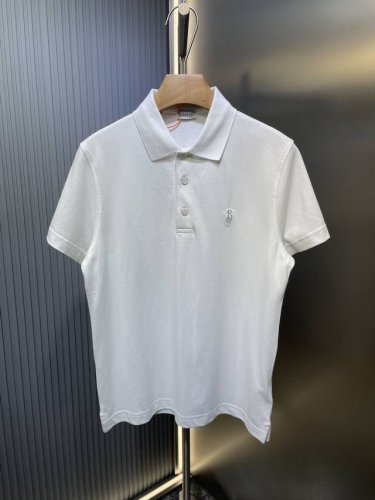 Burbirry 顶级复刻 25春夏新品 棉质polo衫 选用棉质珠地网眼布面料打造 饰 B 字型盾牌刺绣， 图案灵感源自马术骑士徽标 Ekd 开合纽扣 修身商