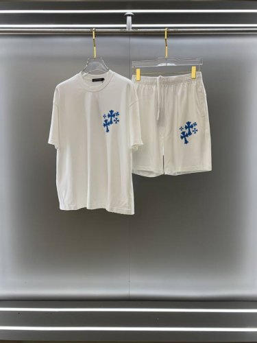 克罗心 Hearts 高端定制 2025春夏新款首发专柜最新款短袖短裤休闲潮男套装套装 重工凹凸图案设计 领子袖子做破洞设计 高端订制 设计前卫时尚！品牌Log