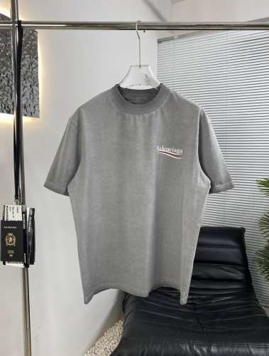 高品质 Balenciaga巴黎25Ss新款炒色做旧短袖 面料采用高克重布料 280克双纱面料 100%纯棉高端品质 水洗炒色效果很赞 经典可乐印花工艺 百搭时