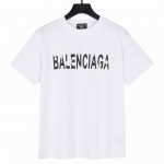 Balenciaga巴黎世家涂鸦双B印花短袖T恤 面料采用260克双纱精梳棉，定制32支1*1螺纹，成衣两遍水洗处理，面料舒适亲肤无异感，定制定染面料，纺织密度