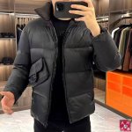 店主力荐，主推爆款！ P590 Fendi 芬迪 最新款专柜同款首发爆款90绒超舒适度羽绒服！高端时尚休闲进口面料，超正版型上身瞬间变欧巴！，简约时尚的三维裁剪