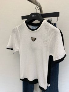 夏季新款 倒三角 圆领针织短袖 定制面料透气 设计修饰点缀 上身高级氛围感 码数