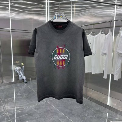 Gu 2025新款 雪花酸洗做旧 刻字模+印花 定制面料 短袖T恤 上身超好看 男女同款 S M L Xl Xxl 五个码 洗水灰 洗水蓝 洗水黑