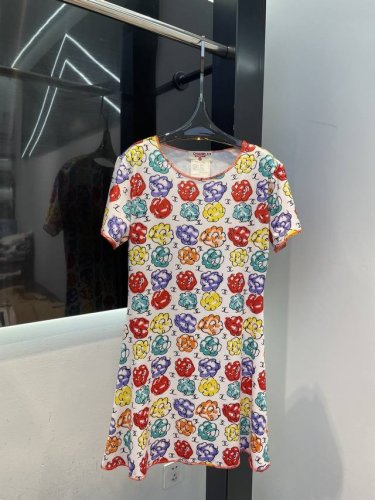 chanel*｜25中古系列最新印花连衣裙 系列款 精致版型上身巨显瘦！ 定制A版型 精品设计 低调奢华！ 时髦精必备单品解锁所有穿搭！ 认准我家品质！经典单品