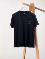 L 0春夏新款首发专柜最新款短袖圆领T恤 高端订制 设计前卫时尚 品牌Logo重工艺设计 高端定制双丝光面料.手感柔软.穿着舒适.专柜级别精致车线.做工精细.上