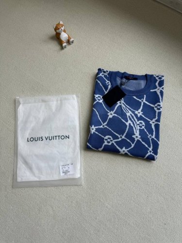 louis Vuitton 路易威登 25Ss Lv 满印网格老花休闲男女情侣款针织短袖T恤 轻奢主义，男女日常通勤穿搭必备单品，正确版本，随意对比！ 购入原版