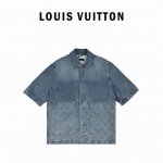 louis Vuitton路易威登压纹老花牛仔夹克外套 驴家23Ss新款牛仔夹克将Monogram压纹口袋融入悠闲工装轮廓，可与同款工装裤共筑潮流造型，亦可与其