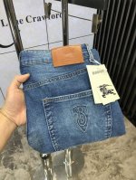 巴宝莉 。高端定制、25Ss早春最新款原牛仔裤 柜台同步发售 原版定制复刻 客供五金辅料 原单品质 6进口牛仔面料重工洗水 做工走线精细 上身绝佳！优选单品Fs