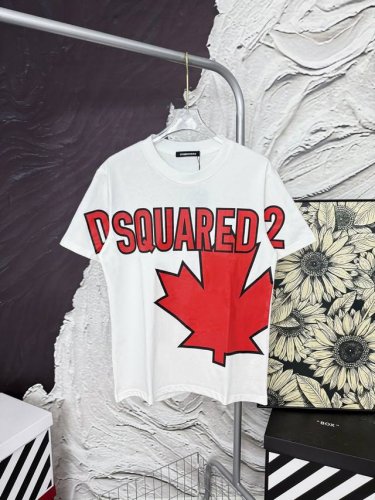款号Aa4490 D2 红枫叶大标印花短袖 Dsquared2 专柜同款 采用 G纯棉面料 32支双纱 拿手上非常有质感 立体 大气 夏天百搭好穿 简单大气 采