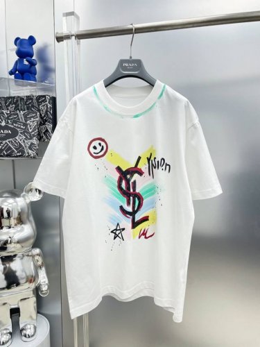 ysl 圣罗兰 高克重 2025夏季新款手绘涂鸦字母Logo最新品短袖 Dd 专柜同步有售，原单狠货，时尚进口原版科技面料，上身舒适透气，原版定制五金辅料，上身