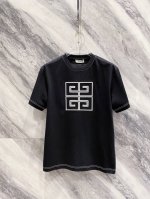 纪梵希 2025早春新款男女同款短袖T恤，！定制专属纯棉面料，定制原版工艺螺纹，胸前重工字母Logo工艺设计！简约大方，从容百搭，档次极高，完美融入时尚还有风情