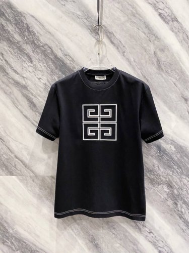 纪梵希 2025早春新款男女同款短袖T恤，！定制专属纯棉面料，定制原版工艺螺纹，胸前重工字母Logo工艺设计！简约大方，从容百搭，档次极高，完美融入时尚还有风情
