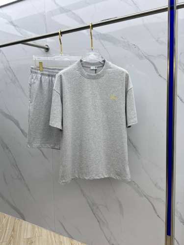 burberry*巴宝莉 2025春夏最新款套装，男女款 贸易公司渠道稀出，同步官网发售！基本每一季都会有它的背影所在，期待着所有潮男潮女们的演绎！此款选用客供