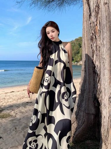 连衣裙 法式气质碎花缎面挂脖连衣裙女夏季高级感海边度假三亚沙滩长裙子 面料 缎面 Smlx L S码胸围114腰围120裙长128 每个码胸围平铺腰围相差4厘米
