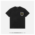 fendi 芬迪 25Ss 假口袋怪兽眼睛皮标短袖 面料采用230克重精梳棉，定制32支1*1螺纹，成衣两遍水洗处理，面料舒适亲肤无异感，定制定染面料，纺织密度