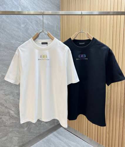 Balenciaga 巴黎世家 2025春夏新品 三标齐全 圆领纯棉短袖T恤 好货不用过多介绍 看细节 专柜码数：M-Xxxl 175 140建议L ，