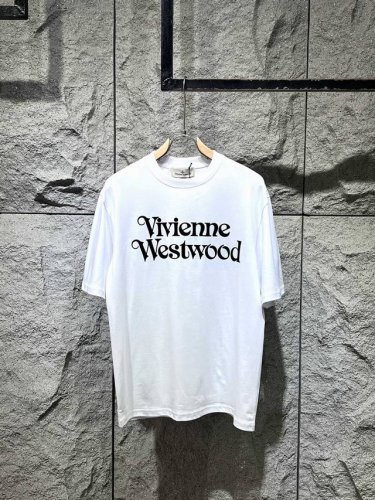 p210Vivienne Westwood*西太后 发泡标识字母T恤 *版型属于Os休闲小落肩的版型裁剪,复古平纹布，250克纯棉面料 厚薄适中 上身轻盈舒适