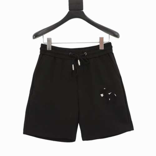 Chrome Hearts 克罗心 贴布绣花短裤 原版香港国专8700购入，面料采用330克全棉材质，手感软糯舒适，成衣水洗工艺，进口Tajima机台定位刺绣，