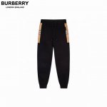 Burberry 巴宝莉 侧边网格线条长裤 纯棉高品质面料、特别手感、超级质感 舒适柔软透气 休闲宽松版型 潮流男女同款 长裤颜色： 黑色码数： Xs Ｓ Ｍ