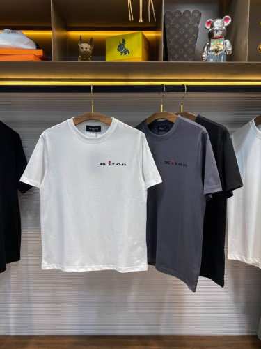 kiton25Ss春夏新款平纹针织棉布圆领短Tee，男女同款胶印字母标识休闲套头短袖T恤衫！贸易公司渠道稀出，领先官网发售！Kiton新款T恤从面料到设计，都透