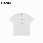 Ganni25Ss 笑脸小熊印花短袖 如果你还不认识来自哥本哈根的Ganni 那真的要告诉你 这个牌子穿过的明星实在是太多了 韩潮顶流加持和她独具特色的笑脸 成