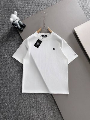 kolon Sport* 2025春夏款上新 原高版本 巴黎世家 面料采用270克高密度纯棉 不变形 不缩水 工艺介绍：双线走位 胸口精密万针刺绣+左袖精密刺绣