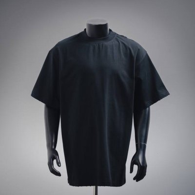balenciaga 25Ss新款红色胶带割破短袖 官网高版本 早春夏季最新巴黎世家单品 简约却不失奢潮范儿 采用32支足纱双265克纯棉 1*1双纱十字罗纹领