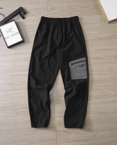 薄款 供 。 Arc'teryx 始祖鸟户外防泼水休闲透气薄款机能长裤 鸟家户外速干机能3D立挺防泼水轻薄拉链长裤户外顶级巨献 最牛逼的性价比，献给爱户外生活的