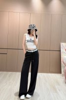 dio25新款织带休闲裤 颜色百搭高级 定制面料尽显高级随意感 视觉盛宴 四季必入的百搭单品订制面料，质感巨好，慵懒范儿十足 女神必入神器上身美的不要不要的做工