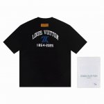 w2632# Louis Vuitto*2025最新款短袖T恤 材质:采用高版本300G双纱精梳棉 尺寸:S M L Xl 颜色:黑白