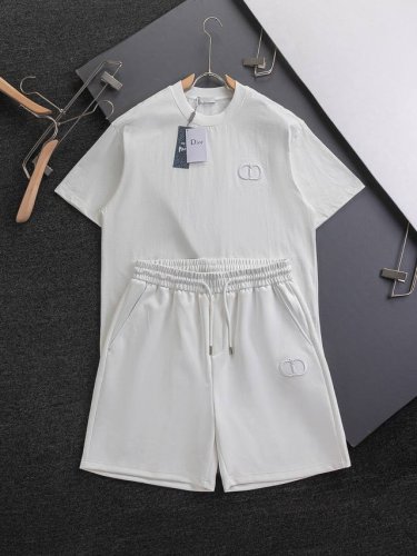 Dior 迪奥 Cd 微宽版版型 S-Xl 套装 cd 25Ss 新品官网同步发售 前幅简约Cd字母短袖短裤 刺绣Logo图案 后开袋 作为奢侈界的龙头 D家可