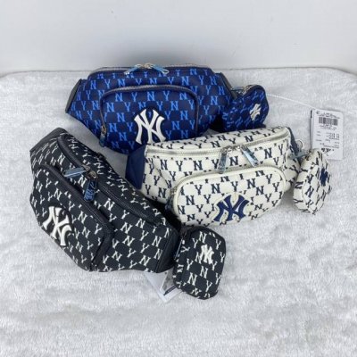 款号 114 韩国Mlb腰包 新款Ny老花洋基队运动斜挎包时尚胸包 尺寸 34.5X14.5X6.5Cm 颜色 奶油 黑色 蓝色