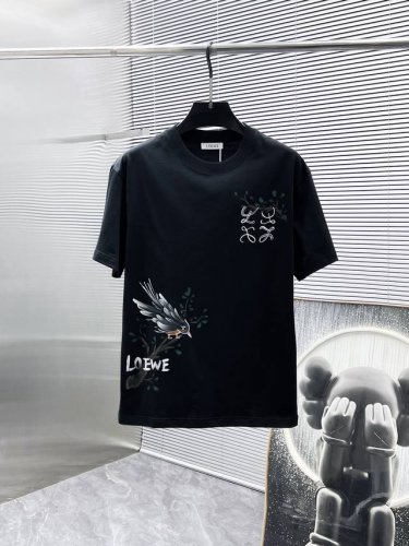罗意威 Loewe 2025Ss新款 半袖 体恤 短袖 圆领T恤，高端版本！专柜定制面料 透气舒适度高，细节无可挑剔，品牌元素设计理念，体现高品质。手感细腻柔软