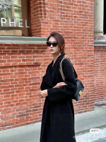 240 chanel 香奈儿 Leboy菱格辣妈包 香奈儿辣妈经典，集高端于一身，梦幻之作！Chanel Leboy尽显女人气质，原版鎏金五金，版型超正，走线非