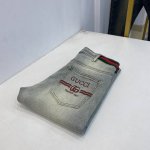 顶级版本 2025春夏欧洲专柜新款 超A代购级别海外贸易公司订单货源，顶级原单高端男士定制时尚修身小直筒牛仔裤。 颜色：图片色 尺码：29-40 面料：丹宁水洗