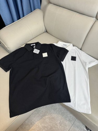 Loewe罗意威小标短袖polo衫T恤 最经典的一款常青小标设计 胸口精美的刺绣Logo设计 ，纯棉质感亲肤舒适 商务休闲皆宜，珠地棉面料比普通针织布更加透气、