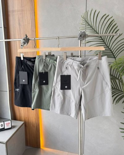 arc’Teryx 始祖鸟Sigma Fl Pant 男士户外轻薄速干短裤 Palisade功能短裤采用轻薄耐磨的Terratex面料，设计活动自如，适合野外远