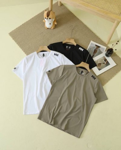 Helly Hansen-海丽汉森 简约日常凉感品牌Logo设计短袖 男款 透气 速干 舒适 排汗 抗起球 柔软舒适领口宽松弹力袖口内里品质做工 采用导热的十字