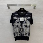 款号G25041243 Hermè*新款高端定制面料前片19姆米100%真丝斜纹绸拼接后片格纹针织面料、花朵印花图案圆领套头短袖针织衫上衣！黑色、粉色、绿色、