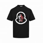 本地自取: 160 moncler/蒙口 25Ss 像素模糊Logo发泡印花短袖 定制云舒绒棉平纹柔软细腻舒适贴肤标志性Moncler标识点缀于胸前 仿佛艺术家