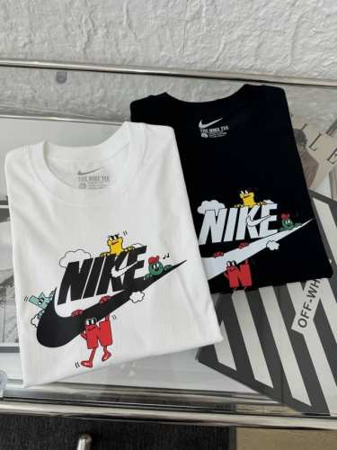 nike 耐克 Nk 25Ss胸前卡通玩偶钩子印花情侣短袖T恤 小红书热门爆款，明星网红同款穿搭，男女日常通勤穿搭必备单品！ 高品质260克高克重双纱面料，亲肤