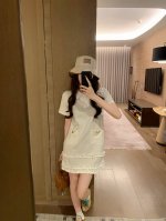 valentino 华伦天奴定制金属下摆荷叶花边polo领短袖连衣裙 款号 25670605438 颜色 黑色 灰色 白色 尺码 Sml s码80-95斤 m码