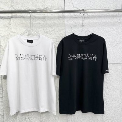 巴黎世家 Blcg 25Ss 宽松休闲纯棉时尚百搭纯棉创意数字连线Logo短袖T恤 想在人群中瞬间脱颖而出 巴黎世家Blcg 25Ss短袖T恤就是你的时尚利器