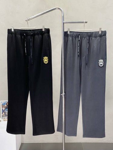 dolce&Gabbana杜嘉班纳独家专供新款休闲裤 高端版本！专柜定制面料 透气舒适度高，细节无可挑剔，品牌元素设计理念，体现高品质。手感细腻柔软！呈现休闲裁